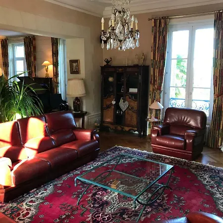 Chateau La Pierre Levee בית הארחה *