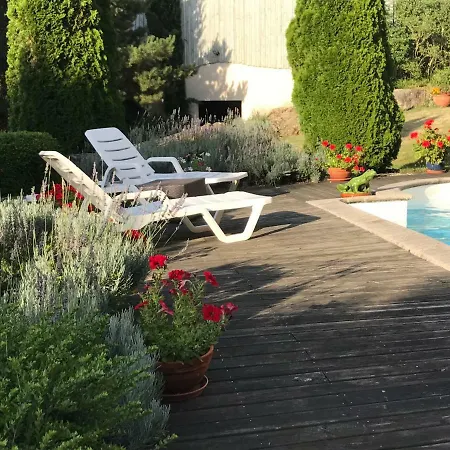 Chateau La Pierre Levee בית הארחה