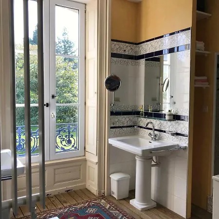 Chateau La Pierre Levee בית הארחה