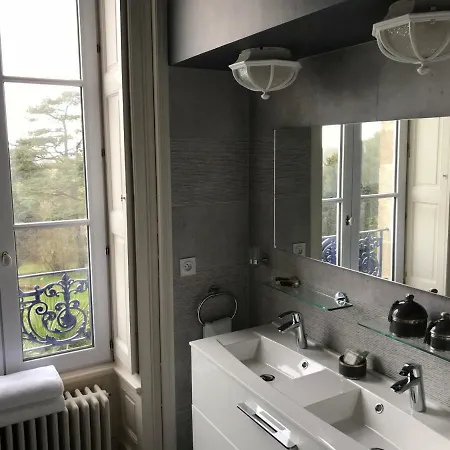 Chateau La Pierre Levee בית הארחה *