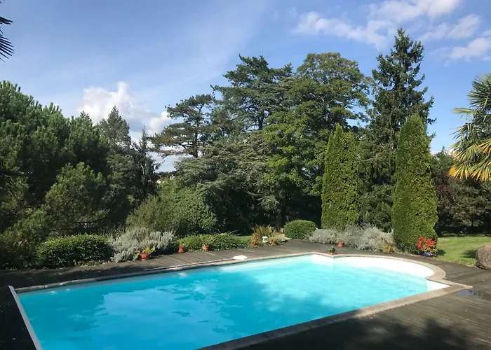 Chateau La Pierre Levee