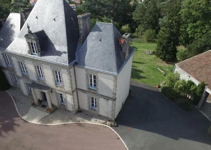 Chateau La Pierre Levee Гостевой дом *