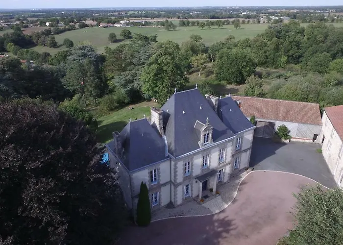 Chateau La Pierre Levee Гостевой дом