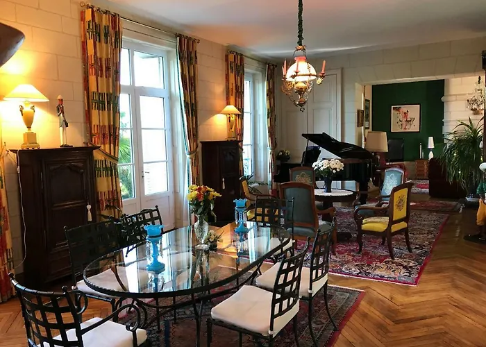 Chateau La Pierre Levee Гостевой дом La Gaubretiere