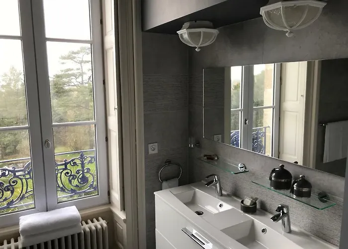 Chateau La Pierre Levee Гостевой дом *